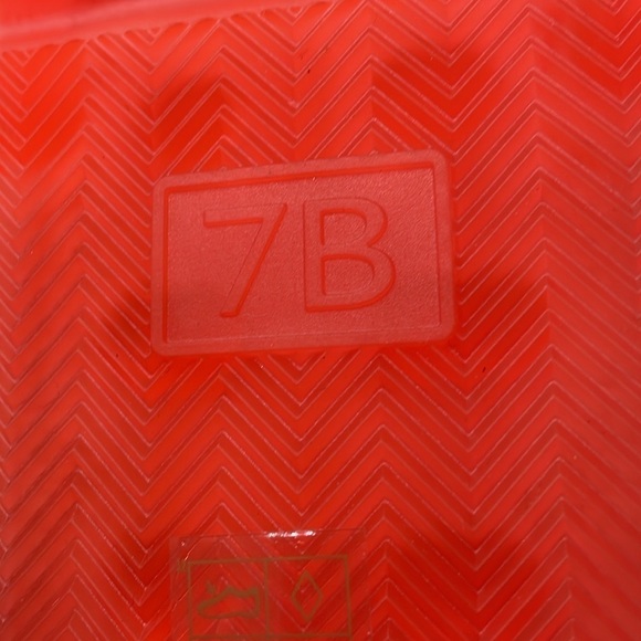 TORY BURCH Bubble Jelly Sandals - Picture 8 of 11